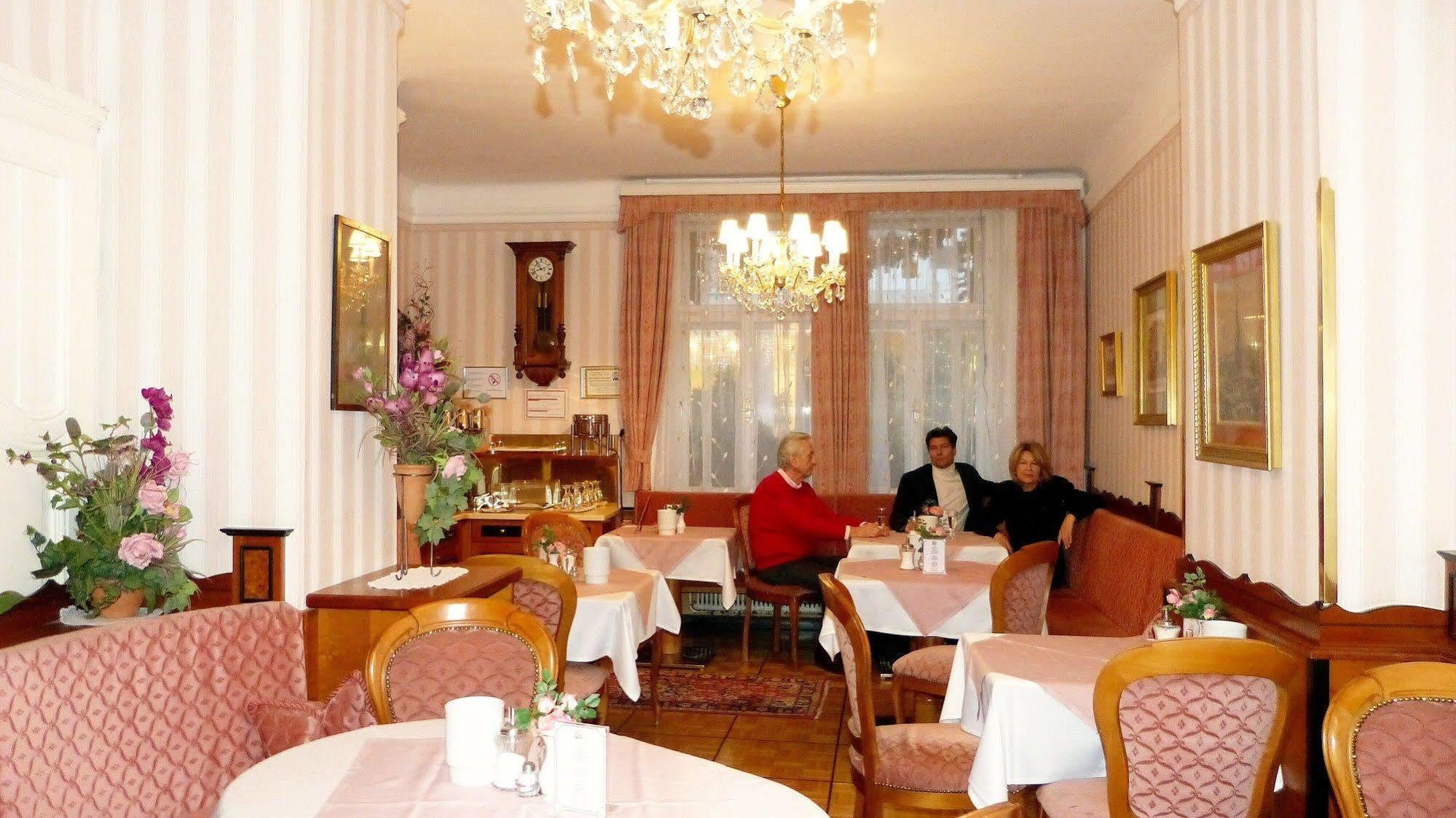 Hotel zur Wiener Staatsoper Buitenkant foto